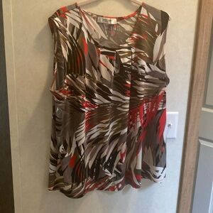 Short sleeve tank top with a peep hole at top by Jones studio, size 2X